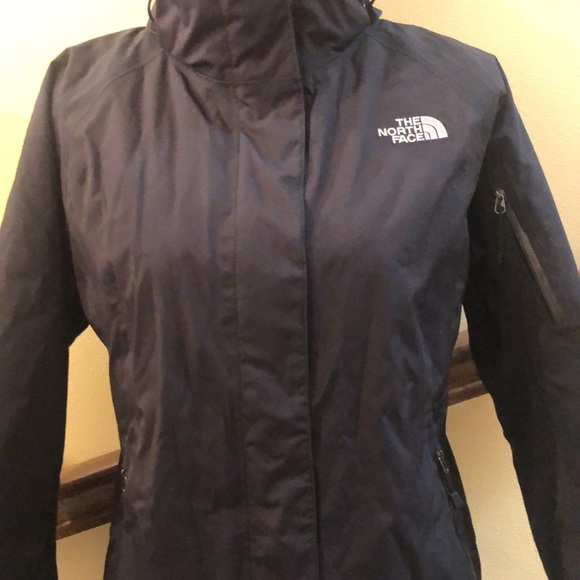 Like New! The North Face Women’s Hyvent Thermoball Jacket - Picture 4 of 16